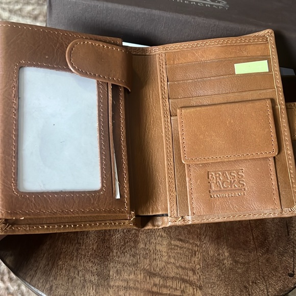 BRASS TACKS LEATHERCRAFT Grain Leather Wallet for Men Gift Box - Picture 2 of 4